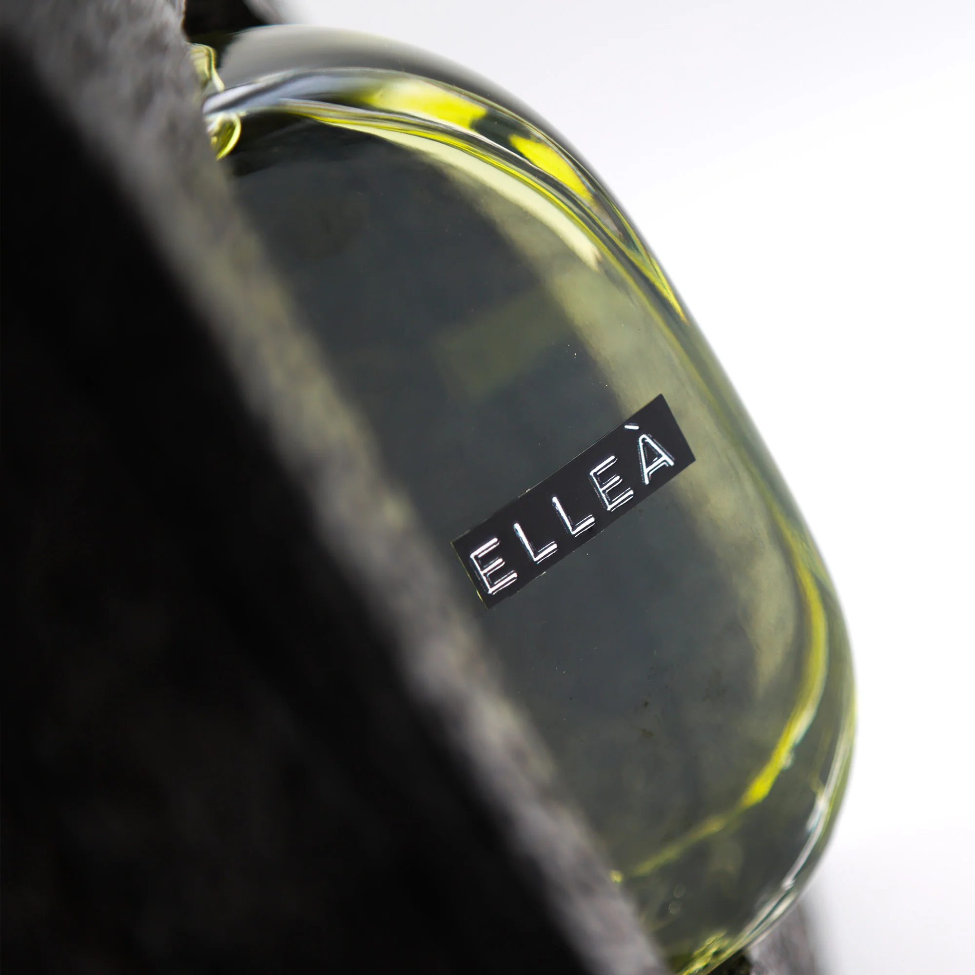elleà - Image 6